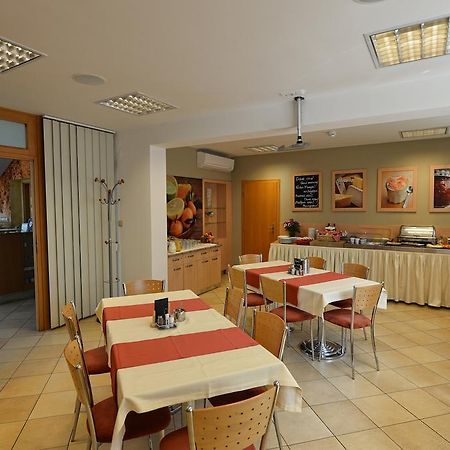 Hotel Vaka เบอร์โน ภายนอก รูปภาพ