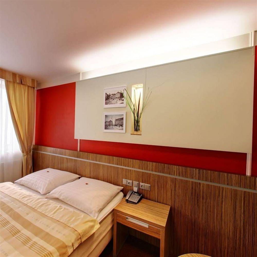 Hotel Vaka เบอร์โน ภายนอก รูปภาพ