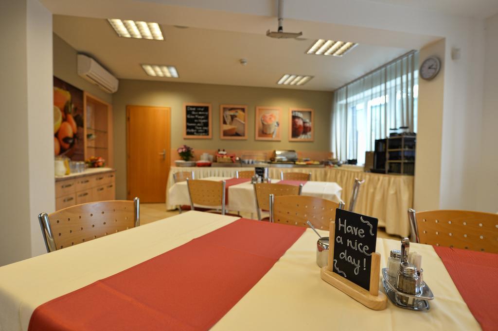 Hotel Vaka เบอร์โน ภายนอก รูปภาพ